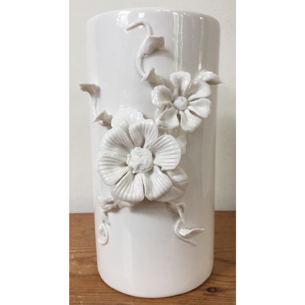Tozai Home Modern Glazed White Porcelain 3D Floral Flowers Decorative Vase 7"